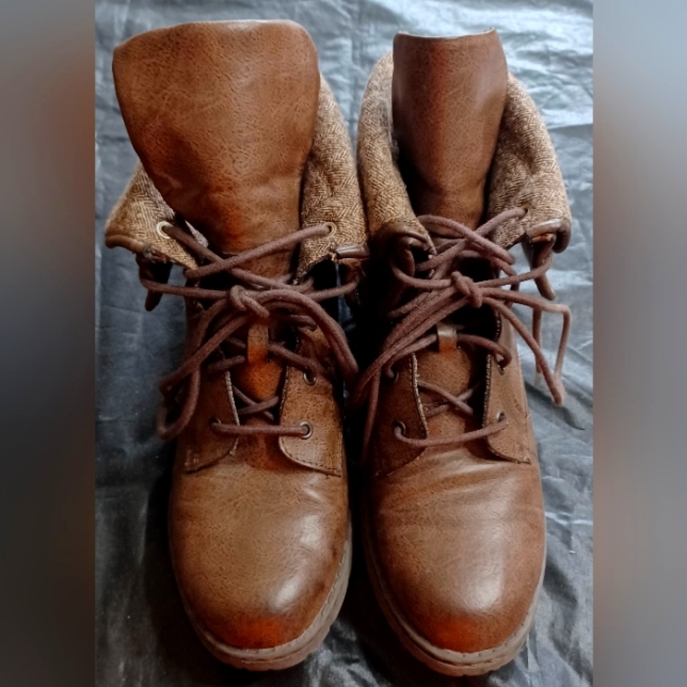 B.O.C. Fold Over Boots Saturn ll